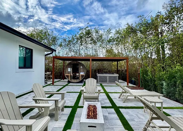 Private Villas in Naples